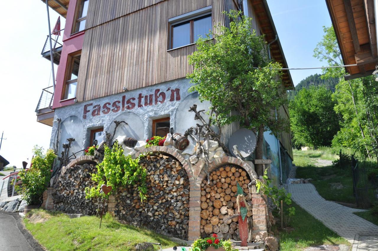 Erdhaeuser Und Apartments Mit Seeblick Und Alleinlage Weissensee Ngoại thất bức ảnh