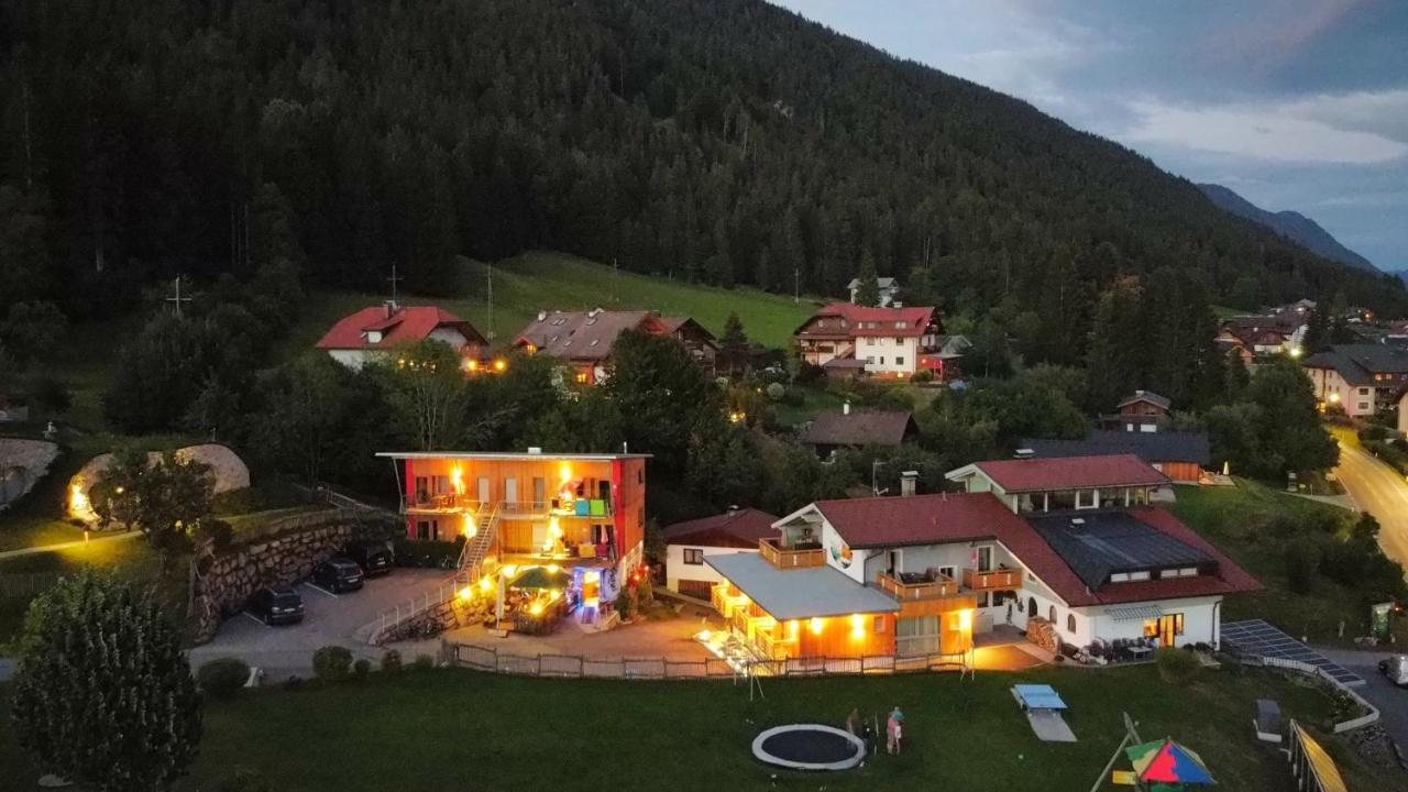 Erdhaeuser Und Apartments Mit Seeblick Und Alleinlage Weissensee Ngoại thất bức ảnh
